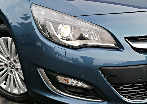 Opel Astra cena 28900 przebieg: 212000, rok produkcji 2013 z Września małe 781